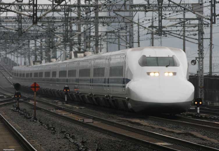東海道・山陽新幹線700系「のぞみ」　米原駅通過