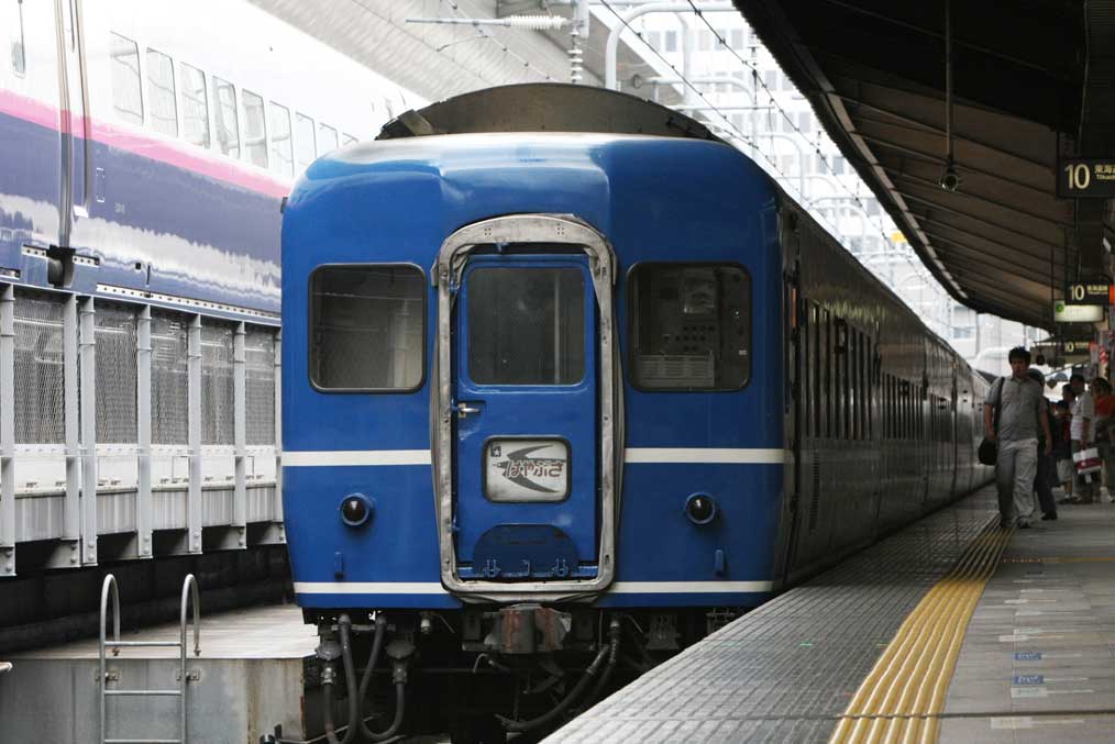 14系寝台客車「はやぶさ」東海道本線東京駅