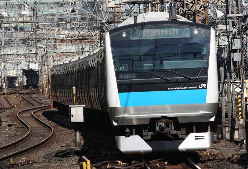 京浜東北線東京－神田　E233系普通列車