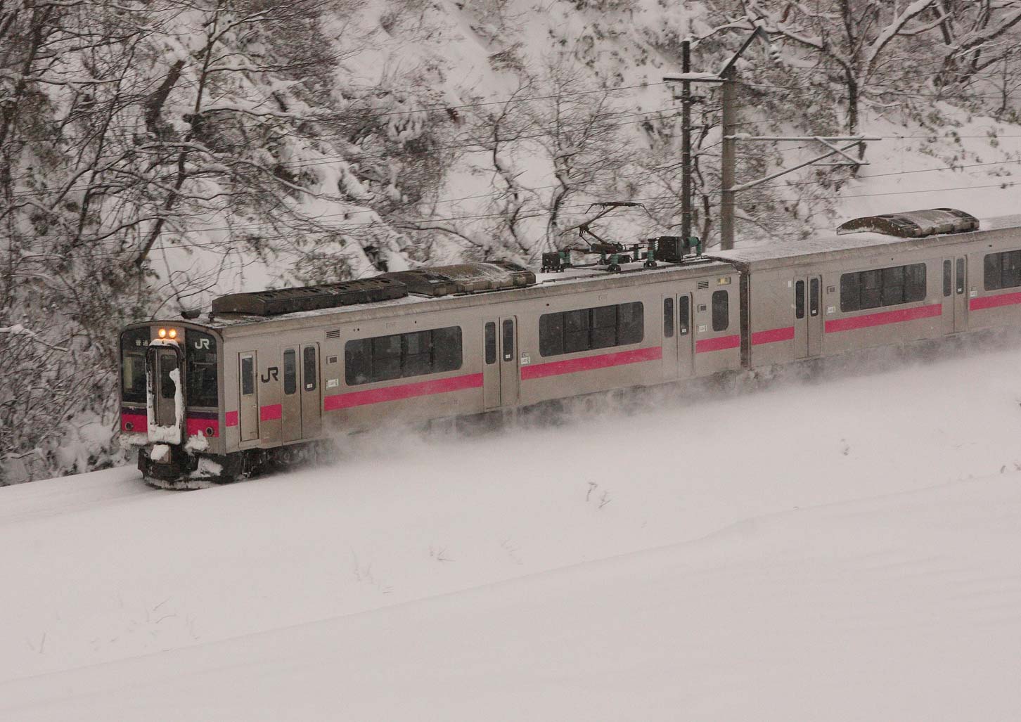 奥羽本線鶴ヶ坂－大釈迦　710系普通列車