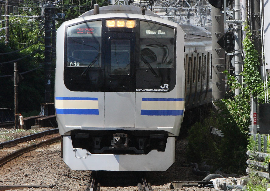 横須賀線保土ヶ谷－横浜　E217系普通列車