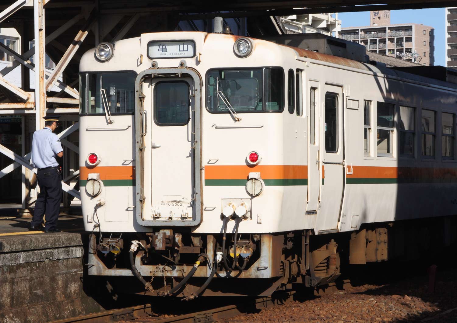 紀勢本線松阪駅　キハ40系普通列車
