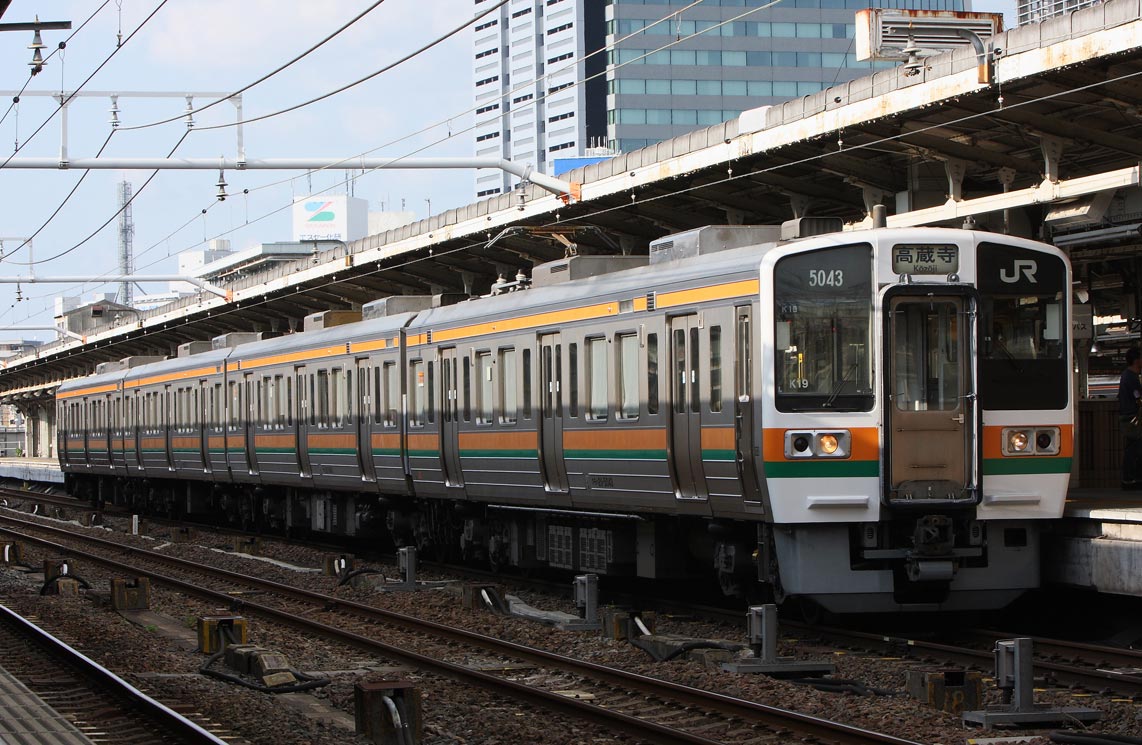名古屋駅　211系5000番台普通列車