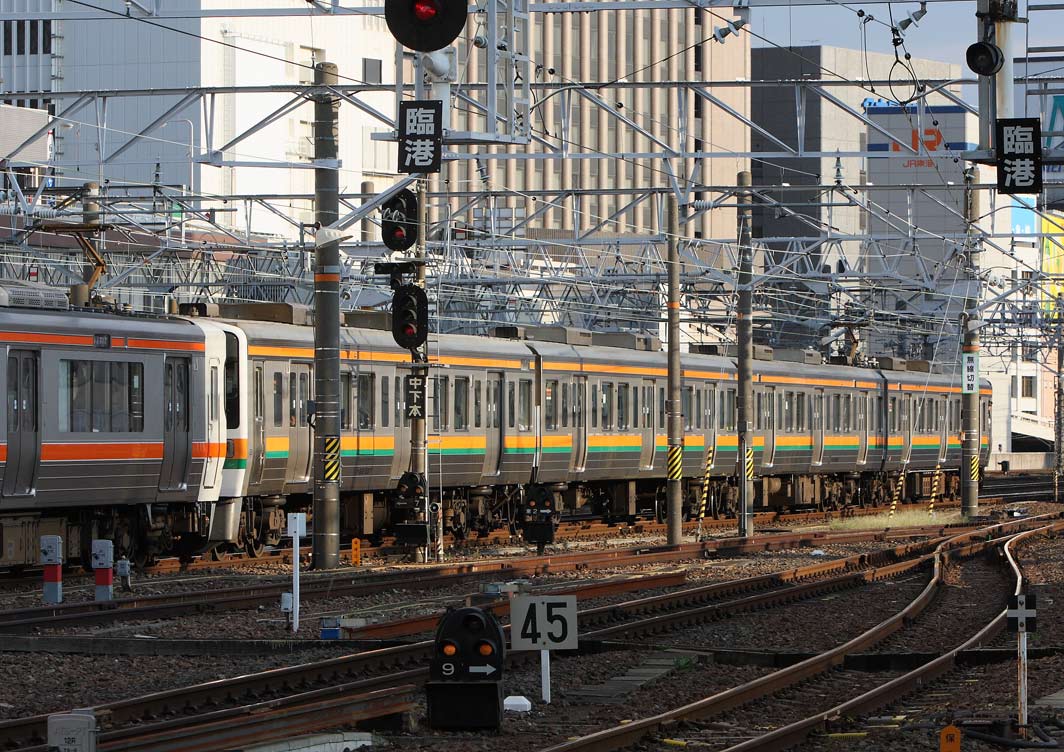 名古屋駅入線　313系＋211系5000番台普通列車