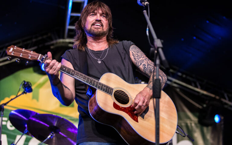 billy ray cyrus wife